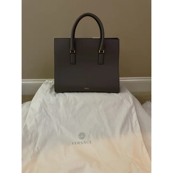Versace Virtus Grainy Calf Leather Grey Large Top Handle Bag NWT $ 2100 Retail - Picture 10 of 10